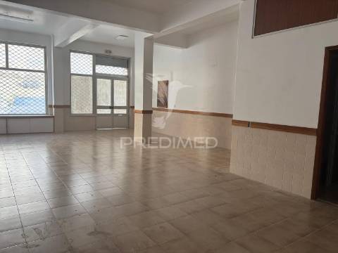 Loja | casais mem martins | arrendamento