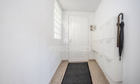 Moradia t4 com parqueamento (centro de setúbal)