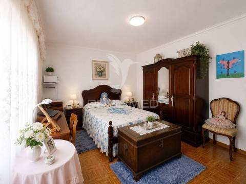 Novidade! t2 1º andar quinta do conde