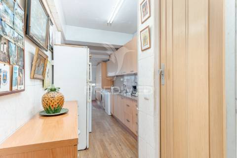 Apartamento t3 c/ terraço no laranjeiro