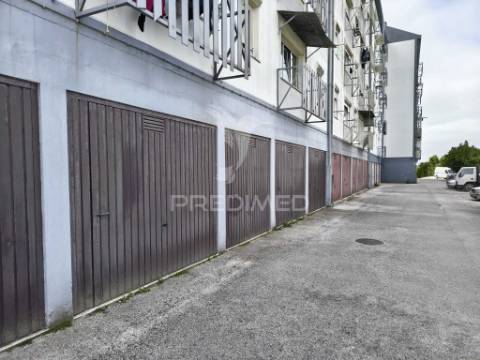Apartamento, t3, duas garagens, mira-sintra
