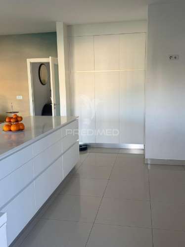 Apartamento t4 semi-novo com vista rio douro