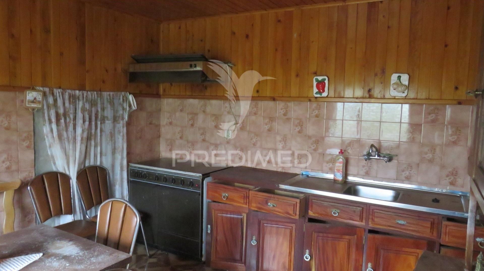 Moradia térrea t2 com terreno (750m2) no santo da serra
