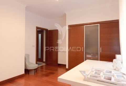 Moradia t4 de luxo semi-nova em tomar