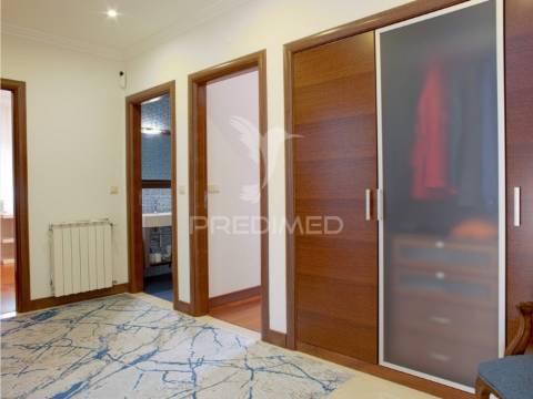 Moradia t4 de luxo semi-nova em tomar