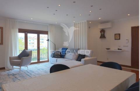 Moradia t4 de luxo semi-nova em tomar