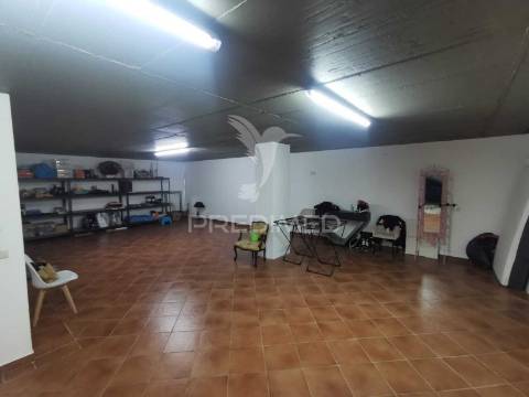 Moradia t4 de luxo semi-nova em tomar