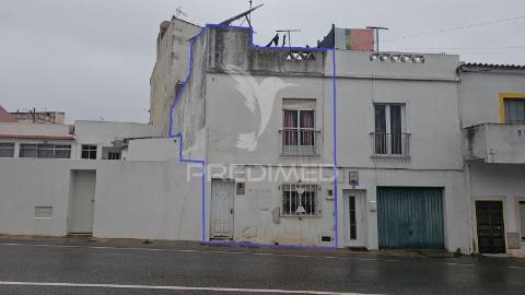 Moradia em alvor: o projeto ideal para investimento ou habitação própria