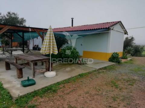 Quintinha com 2 habitações  e piscina— alqueva