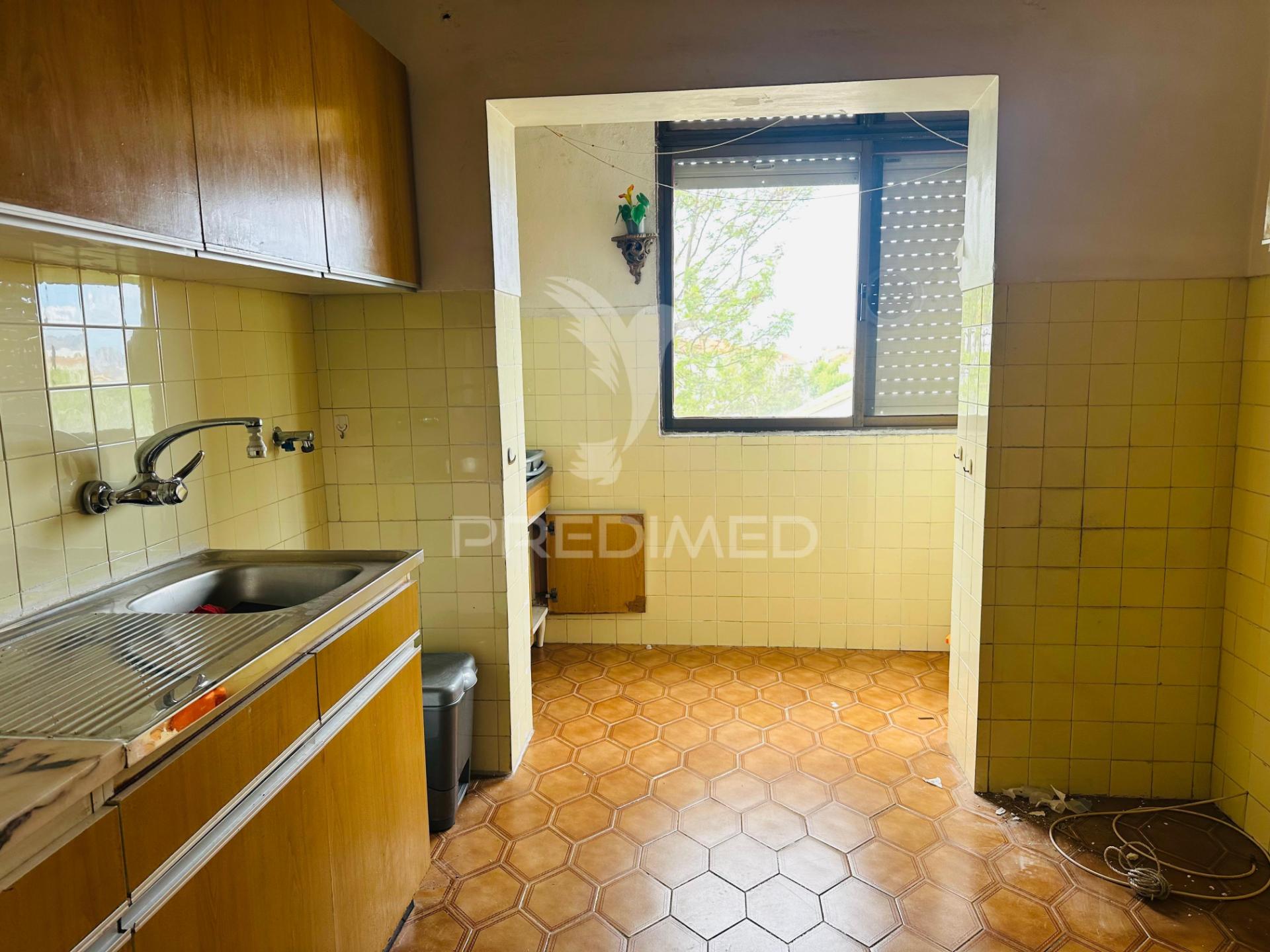 Apartamento t2, boa localização, lavradio : barreiro