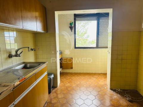 Apartamento t2, boa localização, lavradio : barreiro