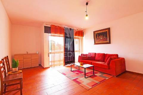 Apartamento t1 espaçoso para venda no monte choro