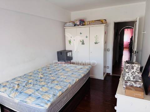Apartamento t3 com excelente exposição solar em setúbal