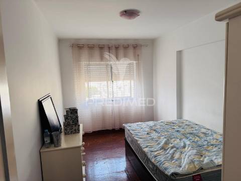 Apartamento t3 com excelente exposição solar em setúbal