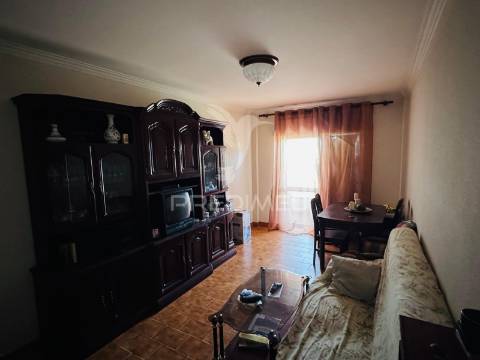 Apartamento t3 com excelente exposição solar em setúbal