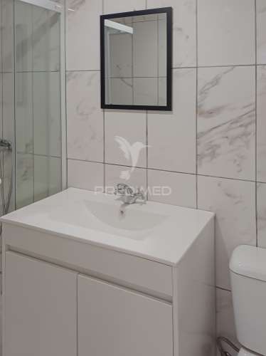 Moradia composta de 2 apartamentos t1 remodelados
