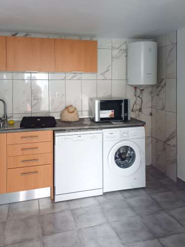 Moradia composta de 2 apartamentos t1 remodelados