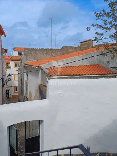 Moradia composta de 2 apartamentos t1 remodelados
