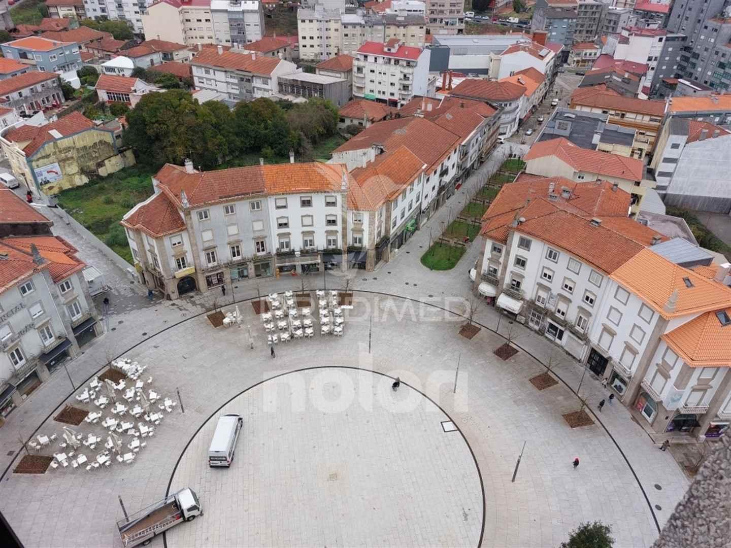 Apartamento t3+1 • 131 m&#x
<!DOCTYPE html>
<html lang=