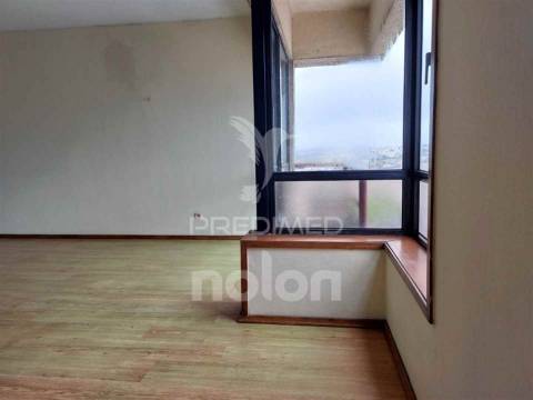Apartamento t3+1 • 131 m² • varanda • vista deslumbrante • centro de são joão da madeira