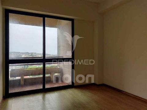 Apartamento t3+1 • 131 m² • varanda • vista deslumbrante • centro de são joão da madeira