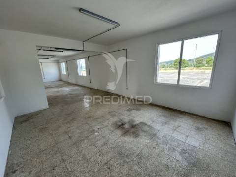 Armazém para arrendamento.