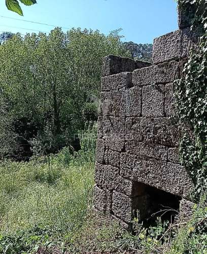 Moradia com terreno e projeto aprovado