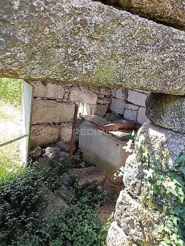 Moradia com terreno e projeto aprovado