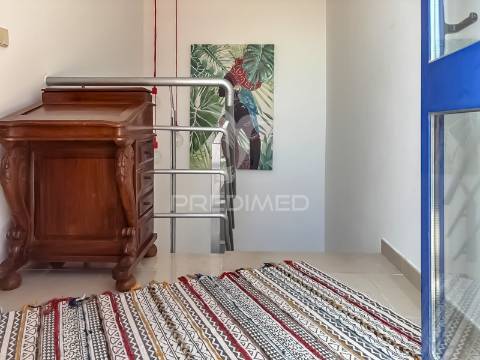 T1 duplex com terraço privado na charneca da caparica