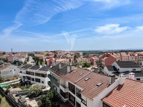 T1 duplex com terraço privado na charneca da caparica