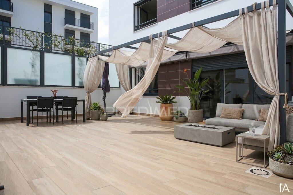 Apartamento t2 semi novo com terraço em santo antónio dos cavaleiros