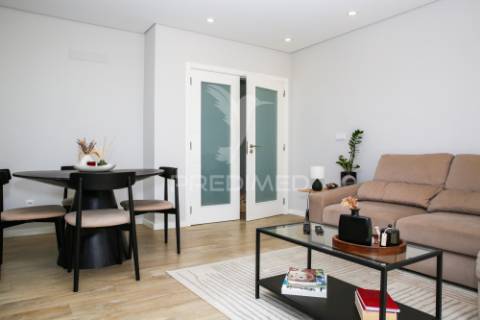 Apartamento t2 semi novo com terraço em santo antónio dos cavaleiros