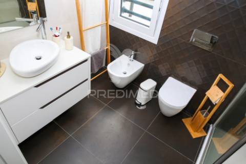 Apartamento t2 semi novo com terraço em santo antónio dos cavaleiros