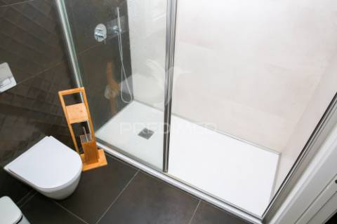 Apartamento t2 semi novo com terraço em santo antónio dos cavaleiros