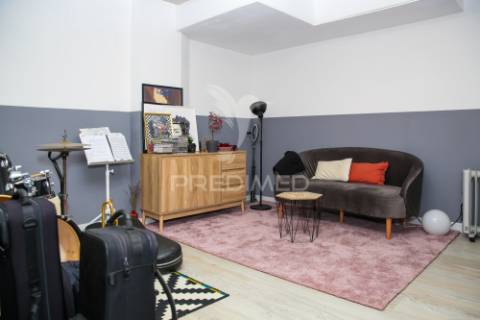Apartamento t2 semi novo com terraço em santo antónio dos cavaleiros