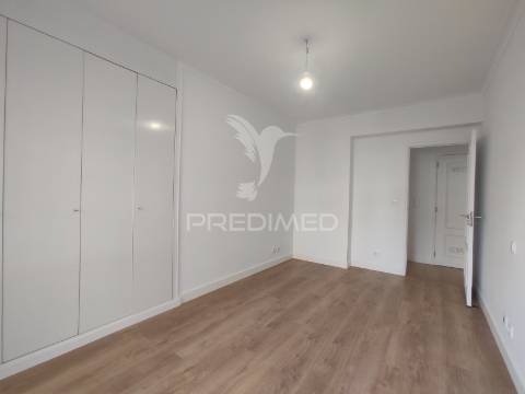 Apartamento t3 nas laranjeiras totalmente remodelado