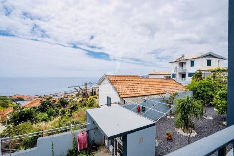 Moradia com vista mar deslumbrante sobre a baía do funchal | piscina | anexo com churrasqueira