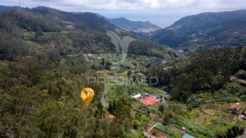Terreno com potencial de construção em ambiente natural único – santo antónio da serra, ilha madeira