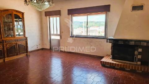 Moradia t2+1,garagem,anexos,arneiro das milhariças, santarém