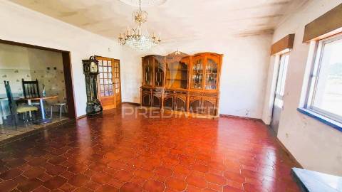 Moradia t2+1,garagem,anexos,arneiro das milhariças, santarém