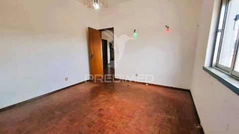 Moradia t2+1,garagem,anexos,arneiro das milhariças, santarém
