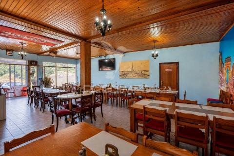 Restaurante e moradia t3 em machico
