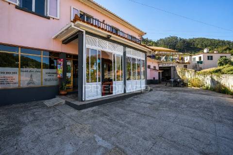 Restaurante e moradia t3 em machico