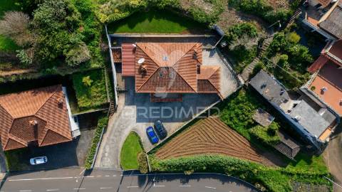 Restaurante e moradia t3 em machico