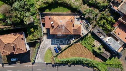 Restaurante e moradia t3 em machico