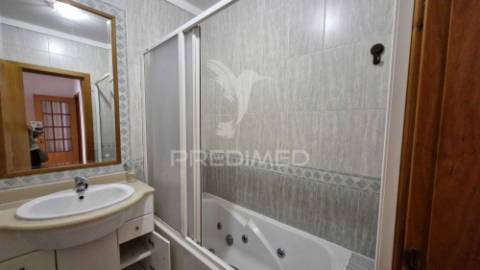 Apartamento t2 para arrendamento no centro da cidade de caldas da rainha