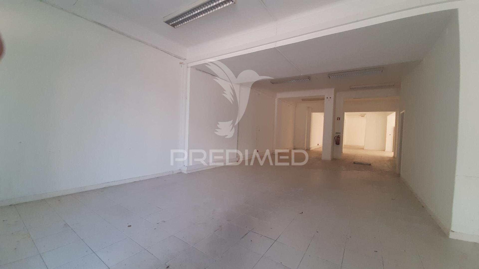 Loja - arrendamento de 337m2 » zona central / baixa –  setúbal