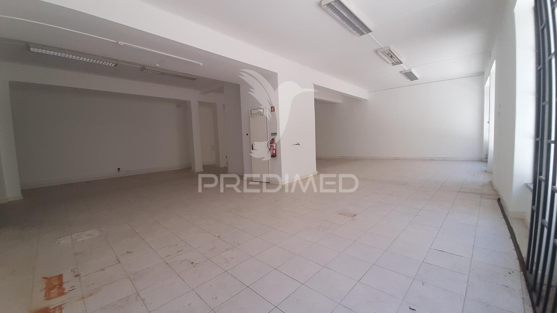 Loja - arrendamento de 337m2 » zona central / baixa –  setúbal
