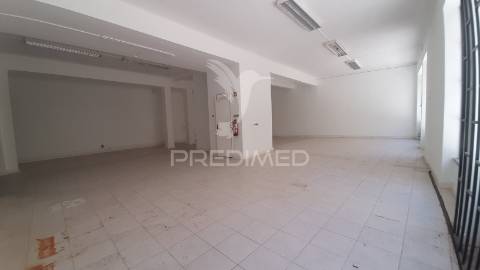 Loja - arrendamento de 337m2 » zona central / baixa –  setúbal