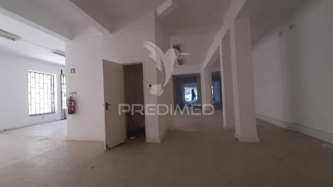 Loja - arrendamento de 337m2 » zona central / baixa –  setúbal
